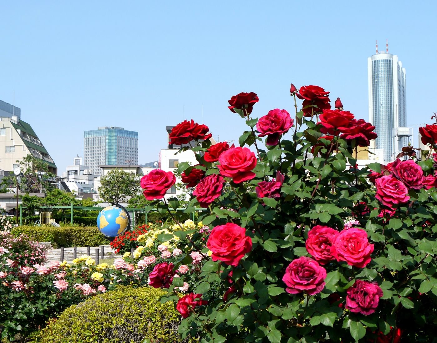 🌳 혼고 급수소 공원 (혼고큐스이죠코엔) 이미지 1